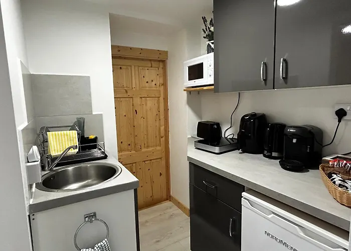 Stardust Getaway Tiny-Home E32Ak40
